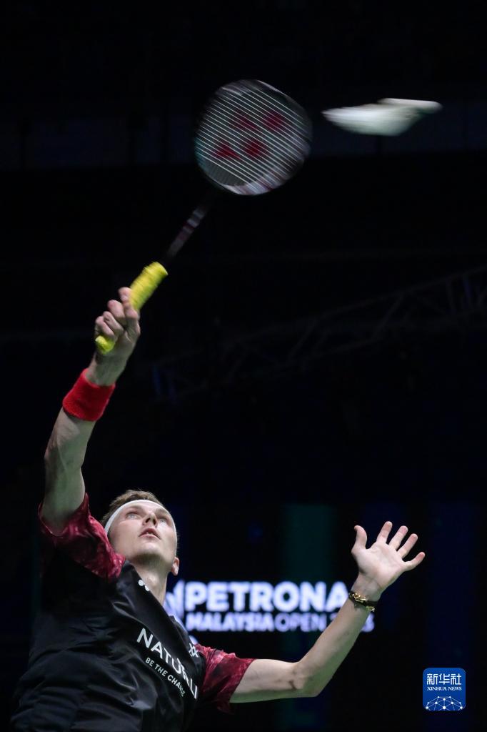 日本队完胜马来西亚队，安赛龙统治全场