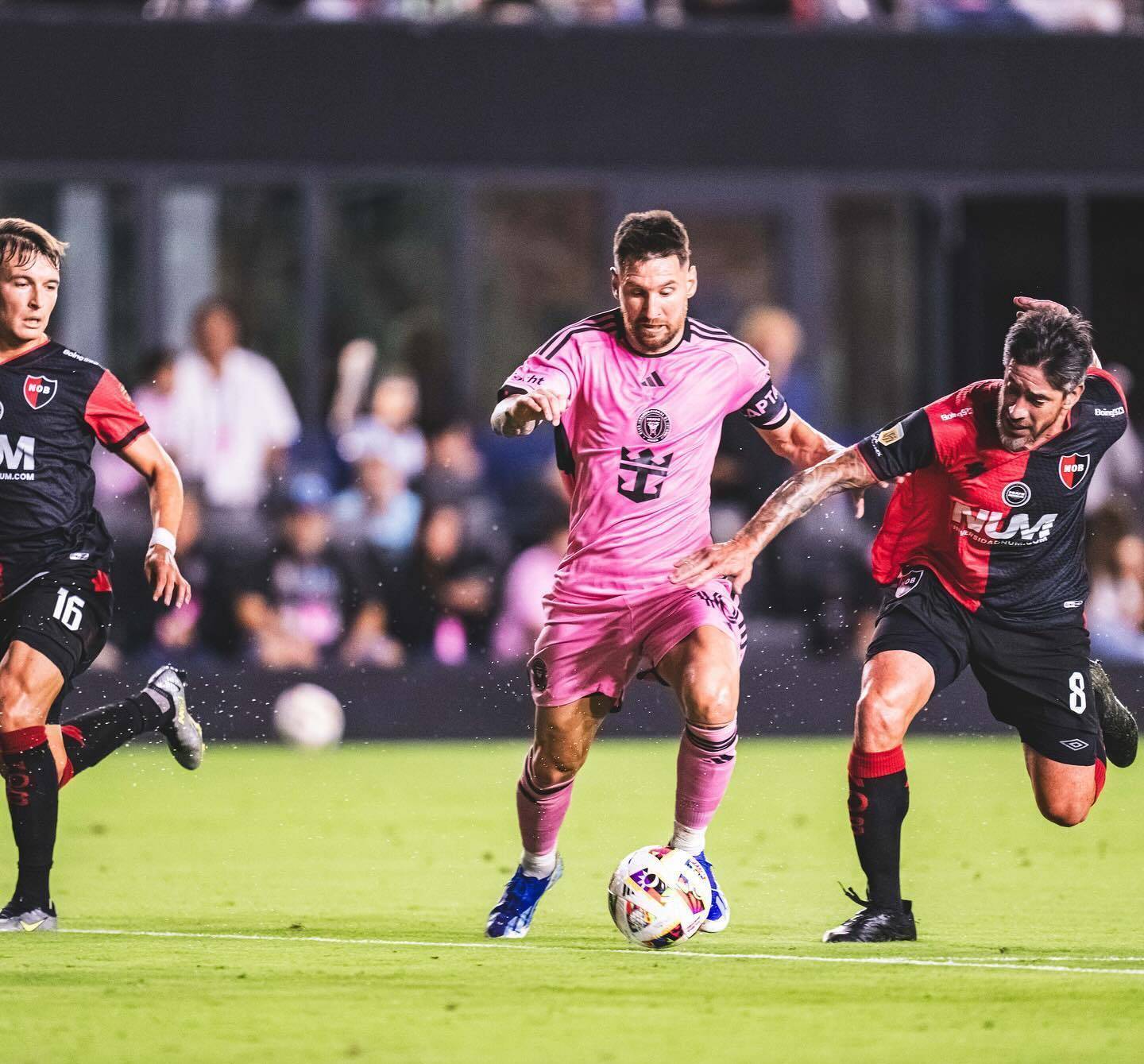 多特蒙德横扫瑞士，梅西高光表现