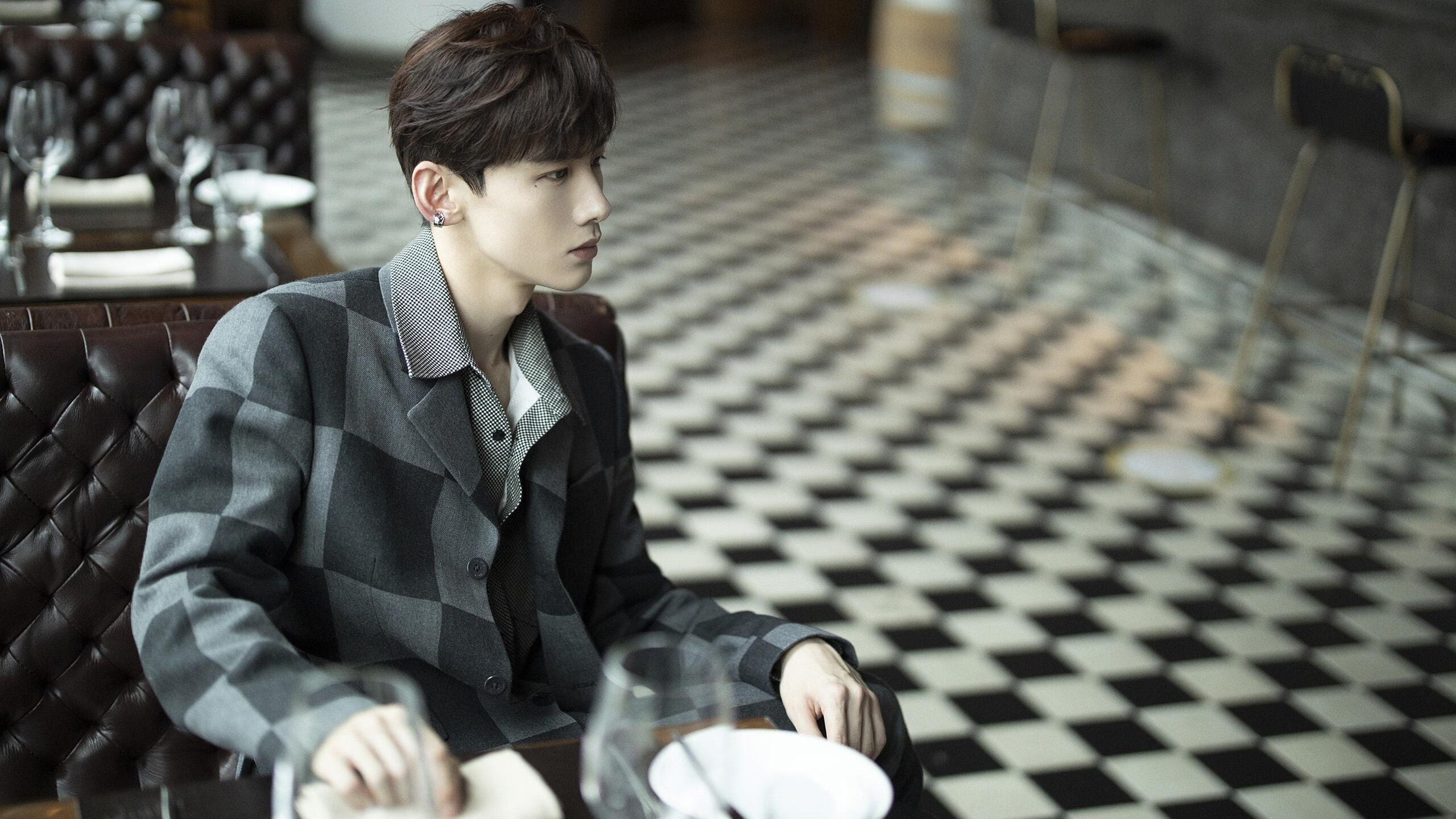 闪电破袭！乌拉圭劲旅45分钟击溃格子军团，欧冠战术革命正当时